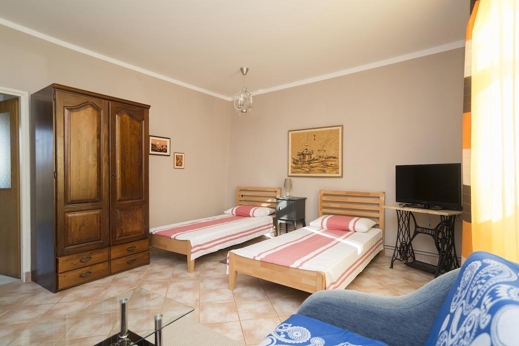 Apartments & Rooms Buoni Amici Murine Dış mekan fotoğraf